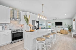 2min Walk to Beach Local Cafes and Shops New Build - 1