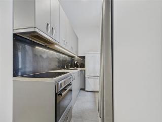 Raw and Refined 2BR Old Town Apartment - Riga - 5