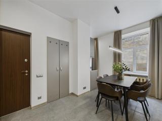 Raw and Refined 2BR Old Town Apartment - Riga - 2