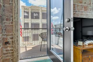 Loft-Style Apt in Dtwn Monett Pets Welcome! - Monett - 5