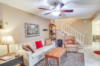 5 Mi to Pensacola Beach Townhome with Yard! - 8