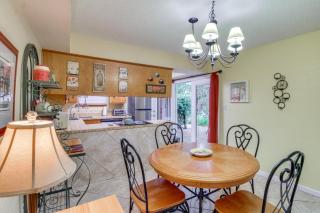 5 Mi to Pensacola Beach Townhome with Yard! - Gulf Breeze - 6