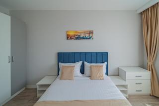 BlueSky Prima Premium Central Apartment - 2