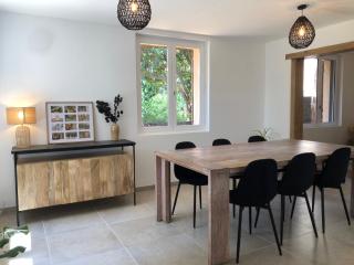 Gîte 4 à 6 personnes en Provence avec grande piscine partagée - Cornillon-Confoux - 2