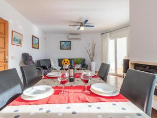 Casa de Vacaciones con Piscina, Jardín, A.A, Barbacoa, Wifi y Parking, Cerca de la Playa - ES-89-78 - Sant Pere Pescador - 3