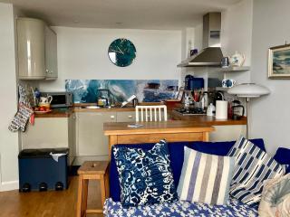 'Shorebird' central apartment, sea views & parking - Falmouth - 7