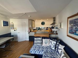 'Shorebird' central apartment, sea views & parking - Falmouth - 4