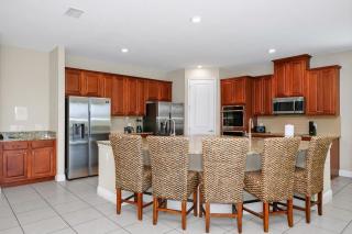 Spectacular Home Near Disney With Private Pool, Movie Theater And Pool Table With Waterpark & Resort Access - 332Sf - Orlando - 3
