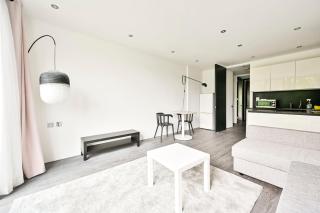 Bright Flat 1 min To Tower Bridge - Green Views - 2