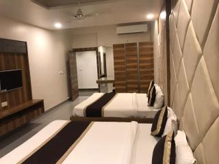Divya Hotel & Restaurant - Mount Ābu - 8