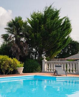 Chambres d'hôtes de charme LE LOGIS ROUGE la Rochelle, Vendée, Ile de Ré, Marais Poitevin, calme mer campagne piscine - 9