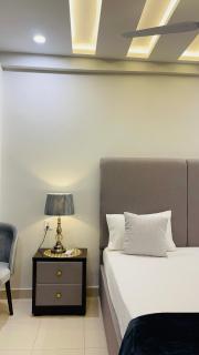 Lavish 2 Bedroom Apartment - 6