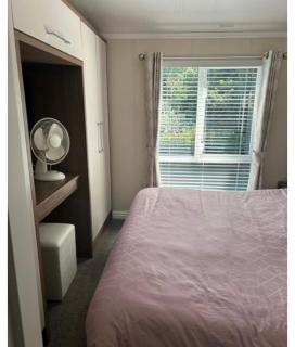 Superior, Willerby New Hampshire, 3 Bed, 42ft by 20ft Lodge, Kestral Way, Wraparound Glass Decking, Private Parking, No through road, Free Wifi - Exmouth - 9