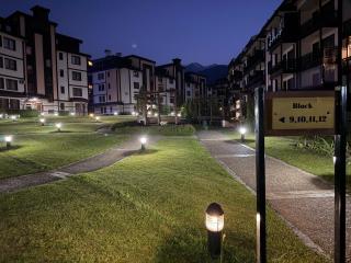 Downtown Bansko Luxury Resort - Bansko - 8