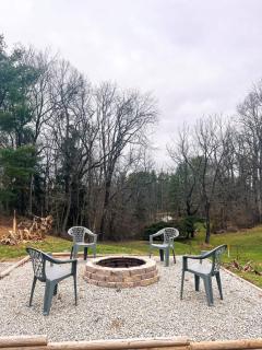 Blue Heron Cottage with Game Room, Deck, Hot Tub - 8
