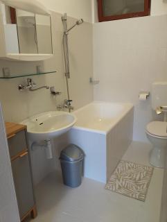 Apartment Lucky Star - 2 Bedroom, Sea View, Gated Yard, Free Parking, BBQ - Trogir - 2