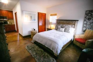 Casita Vino Dog-Friendly Vineyard Retreat & Stay - 0