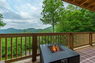Mountain Views Hot Tub Family Room & Game Room - Swiss - 7