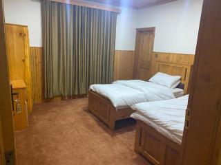 Kaghan Hills Resort - - 3