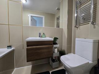 Modern 2BR flat in Aldgate and Tower Hill - 1