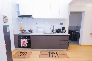 Urban 1BR with city skyline view Marina Bay Westlands - Nairobi - 1