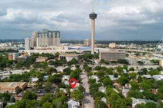 Vibrant Location Artistic Home Downtown King Bed - San Antonio - 0