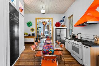 Vibrant Location Artistic Home Downtown King Bed - San Antonio - 8