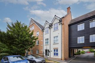 Modern Comfort 2BR Flat with Free Parking in Oadby - Oadby - 2