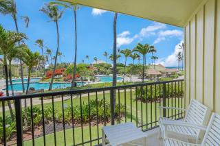 Simple but Idyllic Oceanfront Resort w King Bed - Lihue - 0