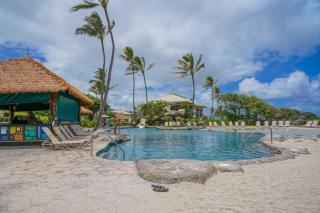 Simple but Idyllic Oceanfront Resort w King Bed - Lihue - 5