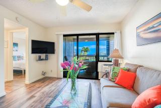 Central and Bright 2 BR, 2 BA, Pool and Oceanview - Lihue - 0