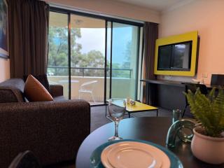Stylish City Stay in Parramatta Pool , Parking - Sidney - 0