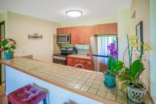 Tropical 1 Bedroom with 2 Full Bath at Resort - Lihue - 1