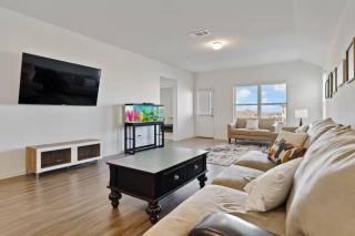 Family Friendly - Private - Spacious - Modern - Pool - Round Rock - 8