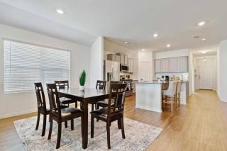 Family Friendly - Private - Spacious - Modern - Pool - Round Rock - 2