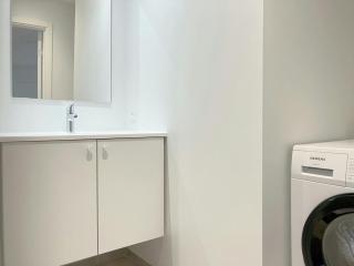 Central and Spacious Apartment for 10 - Randers - 8