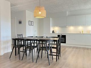 Central and Spacious Apartment for 10 - Randers - 1