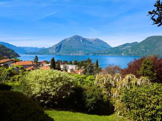 Elegant Lakeview Retreat with Garden Lake Como just 5 minutes from Varenna - Bellano - 0