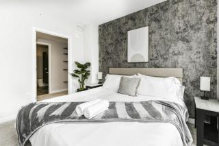 Urban 2BR Oasis with Scenic Rooftop and Gym - Arlington - 7
