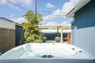 Refreshing Escape- Hot Tub- Games- Sleeps 10 - Long Beach - 1
