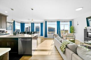 The Ultimate Getaway with Central AC, 3 King Beds, Hot Tub, Pool Table and More - Balzac - 7