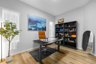 The Ultimate Getaway with Central AC, 3 King Beds, Hot Tub, Pool Table and More - Balzac - 5
