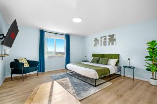 The Ultimate Getaway with Central AC, 3 King Beds, Hot Tub, Pool Table and More - Balzac - 3