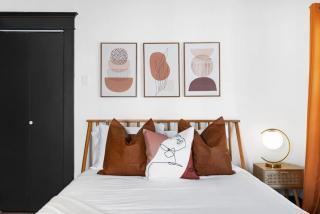 HGTV Featured Modern Craftsman Mins2Beach GameRm - Long Beach - 7