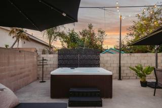 Lightsaber Lounge-Hot Tub-Billiards-10mnstoDisney - Anaheim - 9