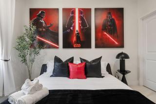 Darth Vaders Lair - 10 mins to Disney - Sleeps 6 - Anaheim - 0