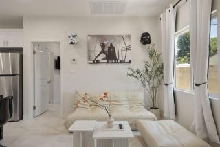Darth Vaders Lair - 10 mins to Disney - Sleeps 6 - Anaheim - 9