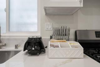 Darth Vaders Lair - 10 mins to Disney - Sleeps 6 - Anaheim - 6