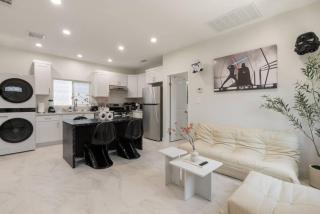 Darth Vaders Lair - 10 mins to Disney - Sleeps 6 - Anaheim - 3