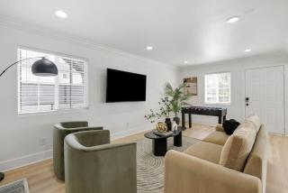 Modern Elegance- Big Group - Games - Sleeps 10 - 5